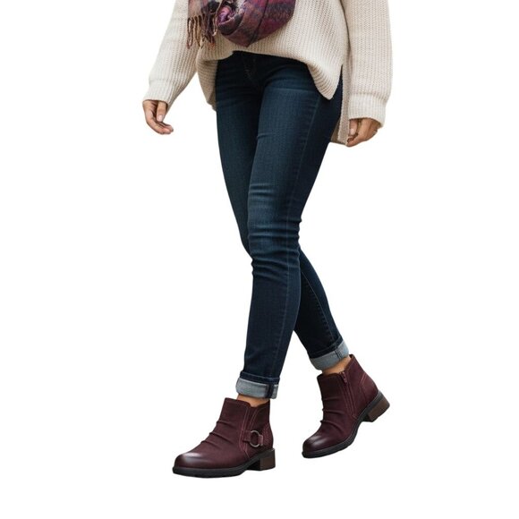 Clarks Collection Hearth Faye Burgundy Suede Zip Closure Booties Size 10W - Picture 1 of 14